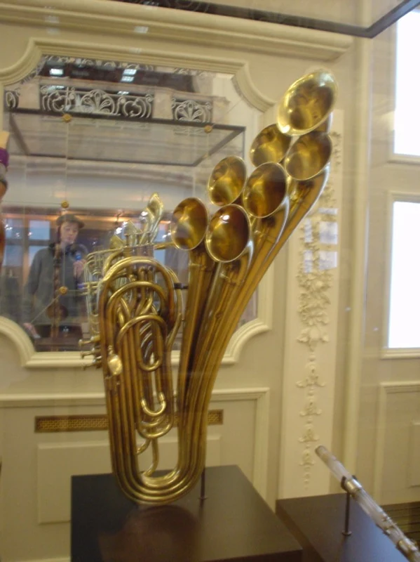 Adolphe Sax’s seven-bell trombone in the Brussels museum